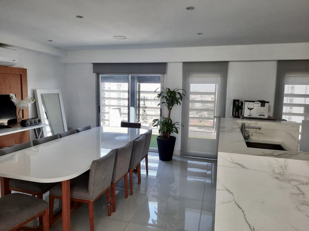 Penthouse 4 Ambientes - Piso Alto - Amueblado