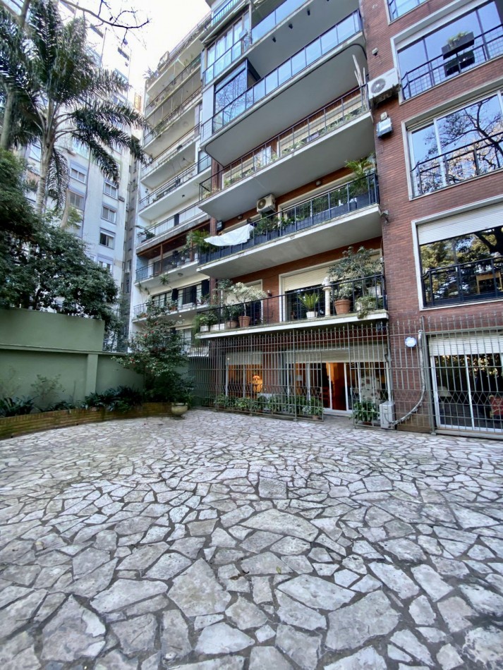 Exclusivo PISO, en Av. Figueroa Alcorta.