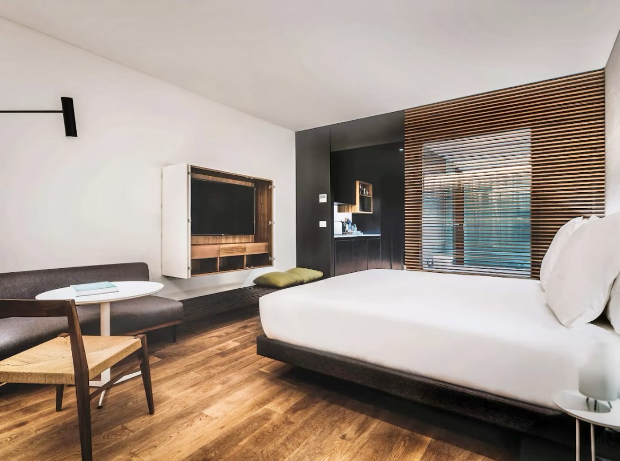 SLS - Suite hotel