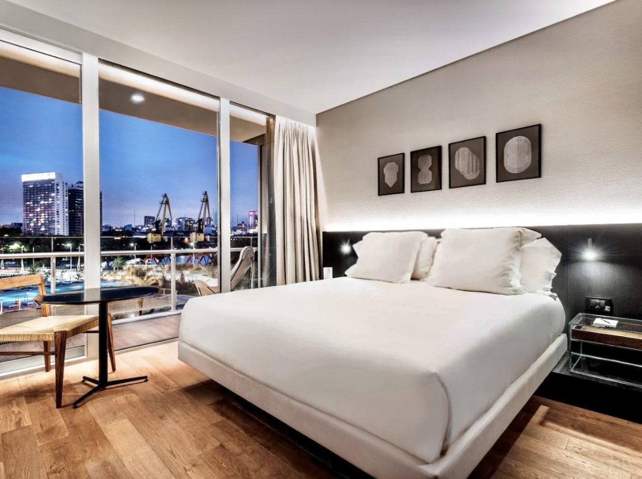 SLS - Suite hotel