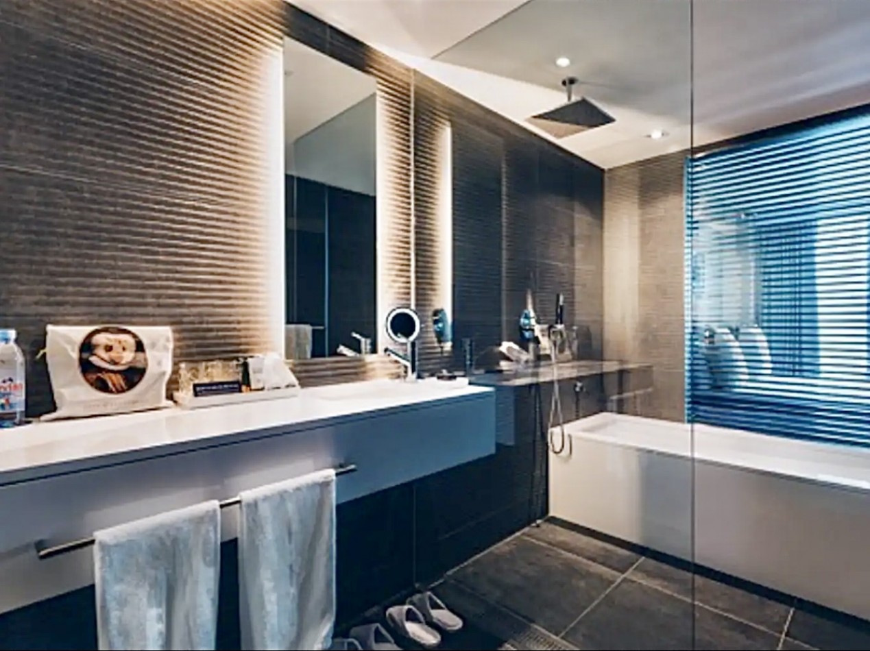 SLS - Suite hotel