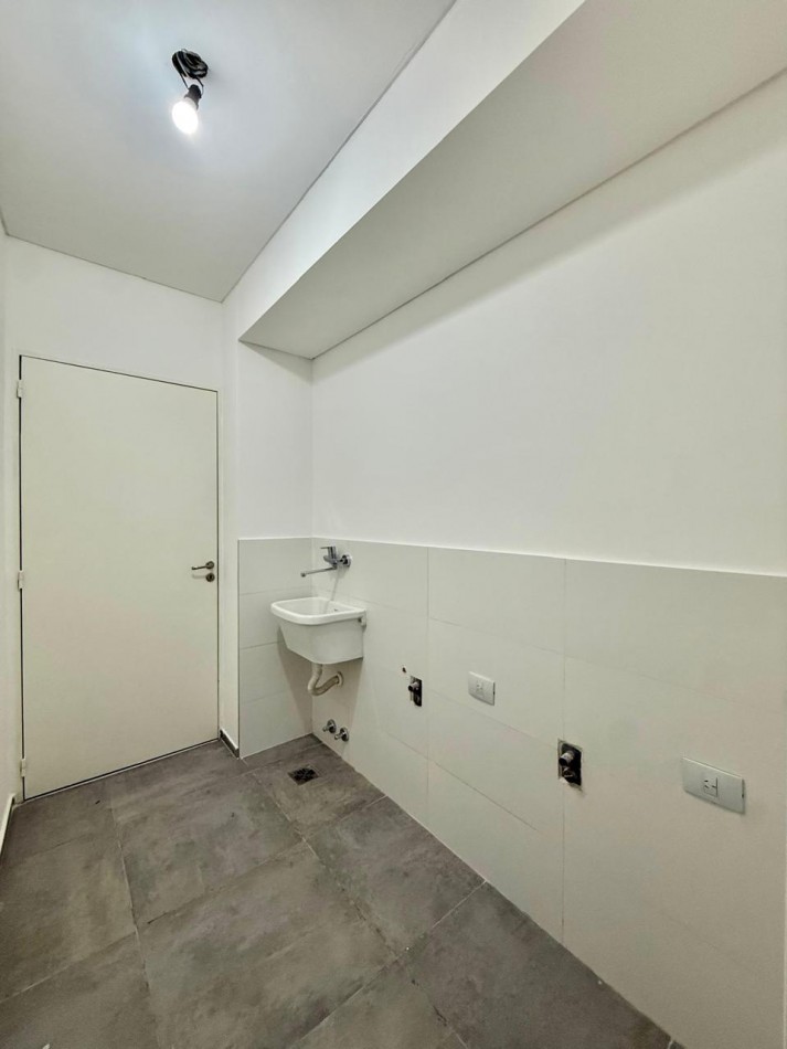 4 ambientes con dependencia y cocheras en Om Recoleta