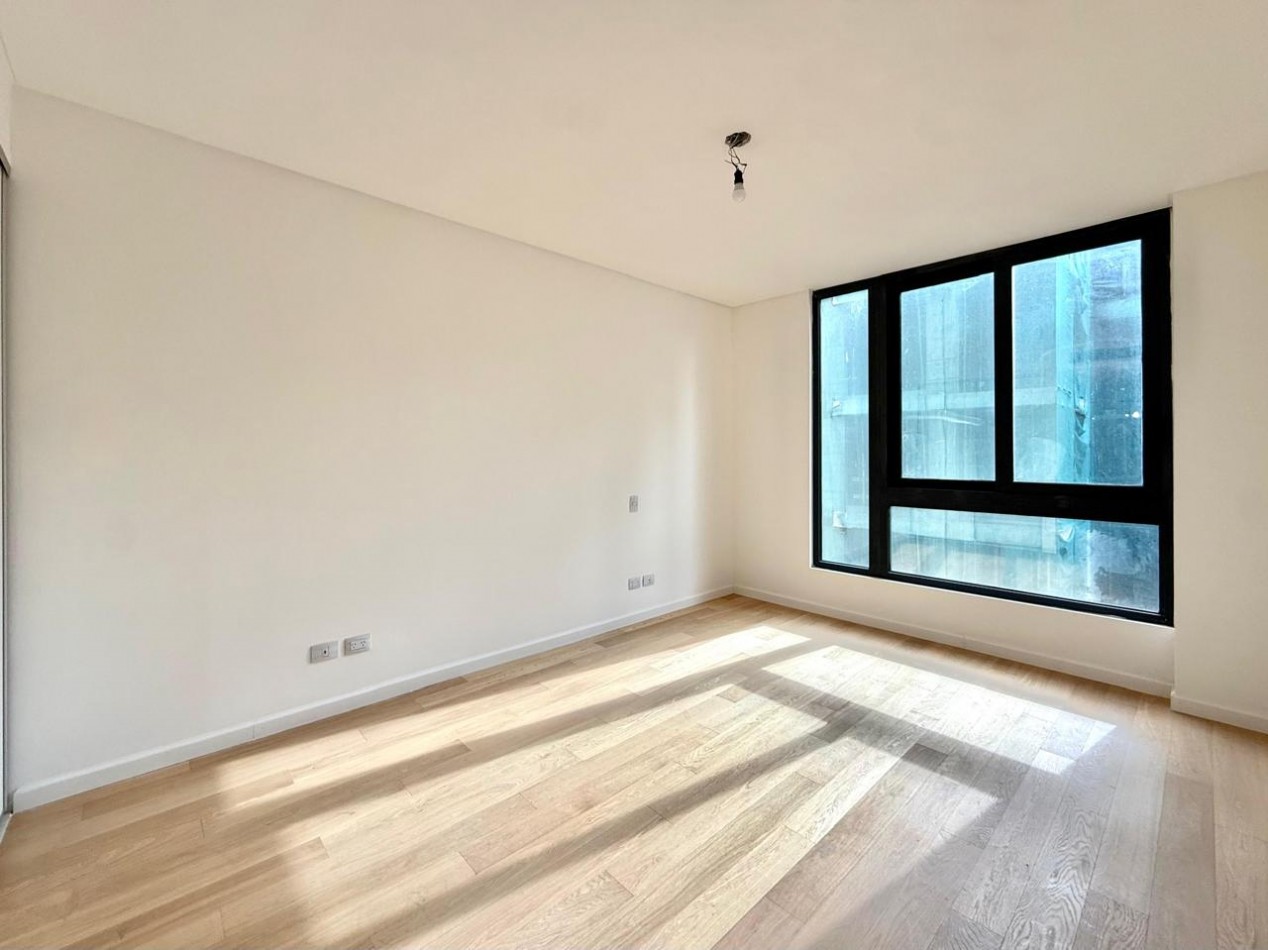 4 ambientes con dependencia y cocheras en Om Recoleta