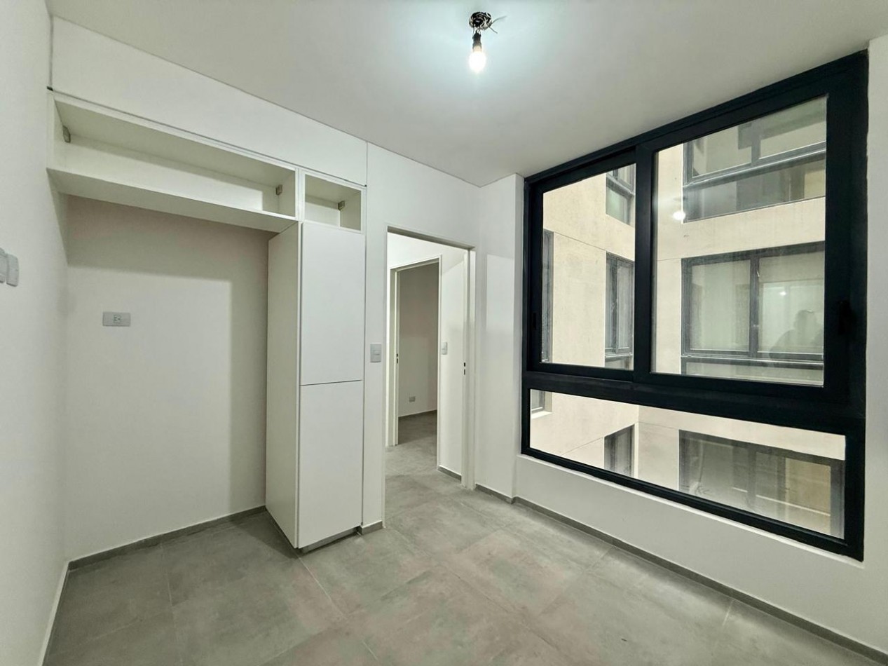 4 ambientes con dependencia y cocheras en Om Recoleta