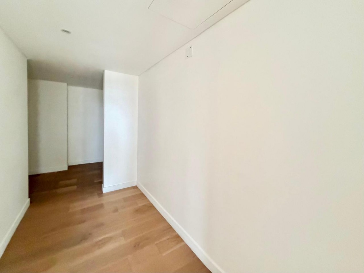 Departamento 4 ambientes con dependencia y cocheras en Oceana, Puerto Madero