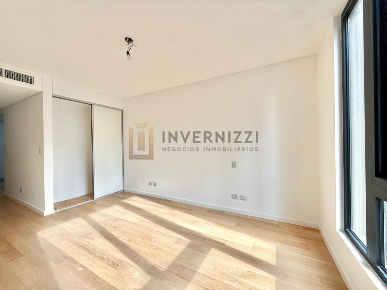 4 ambientes + dependencia y 2 cocheras en OM Recoleta