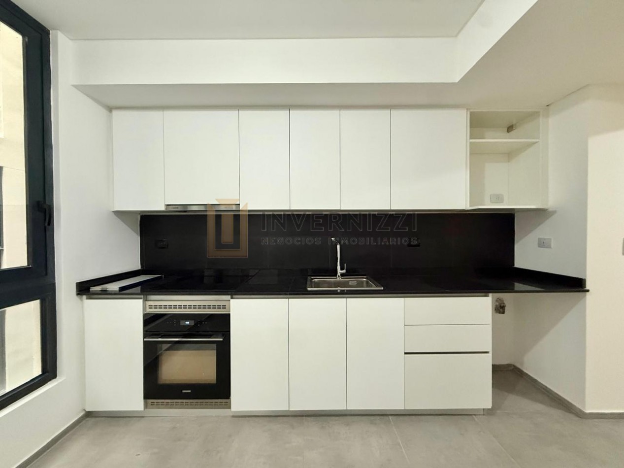 4 ambientes + dependencia y 2 cocheras en OM Recoleta