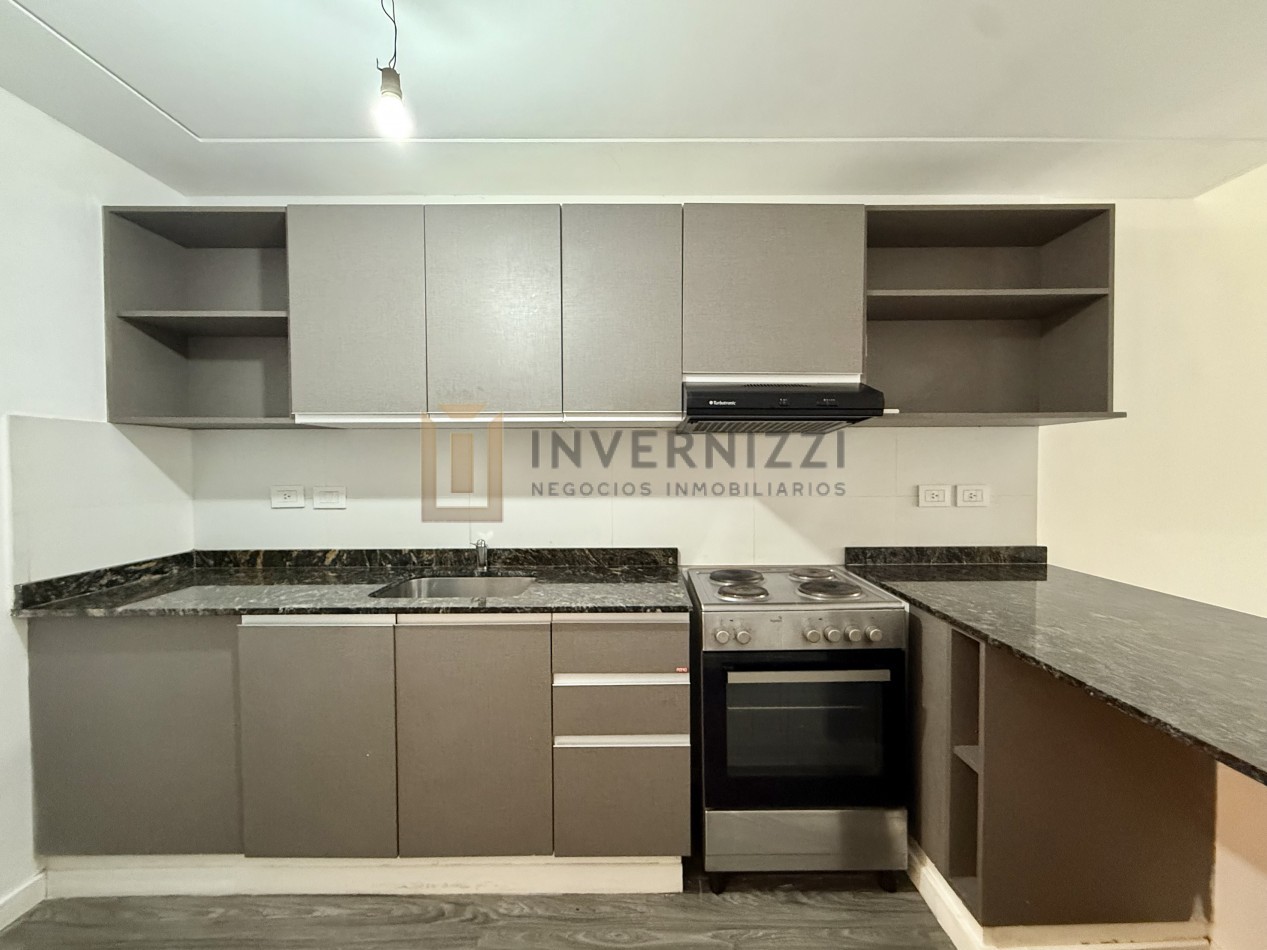 Hermoso 2 ambientes con cochera.- Contrafrente