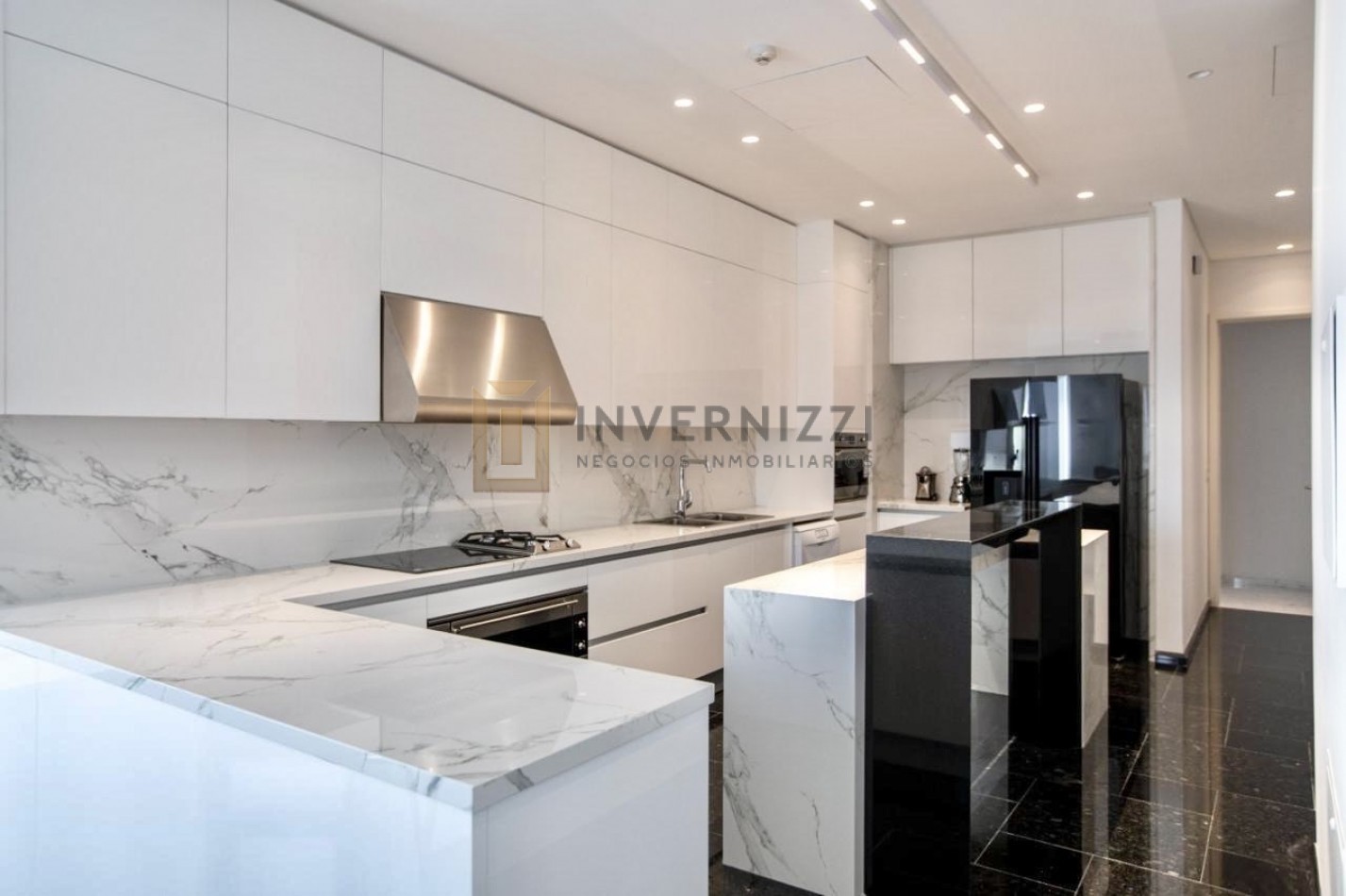 PISO AMUEBLADO - ALVEAR TOWER.