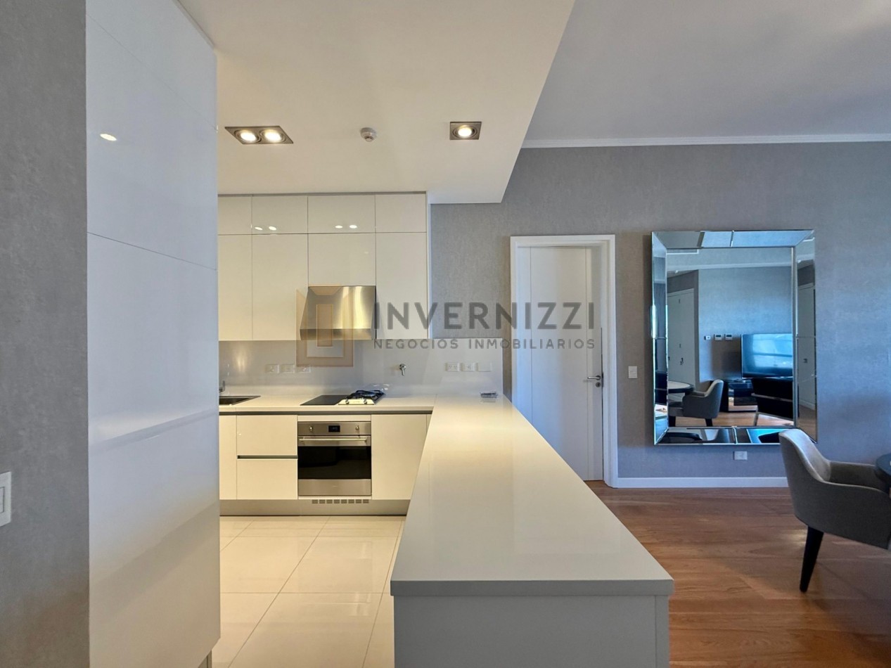 2 ambientes - Piso alto - Alvear Tower - Amueblado