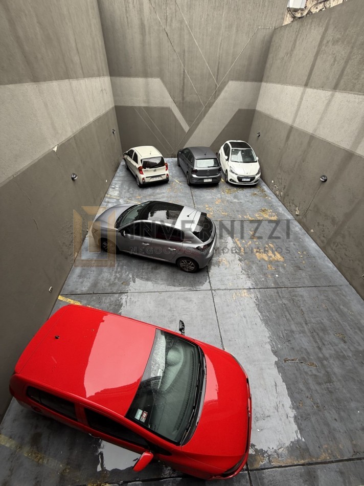 Hermoso 2 ambientes con cochera.- Contrafrente