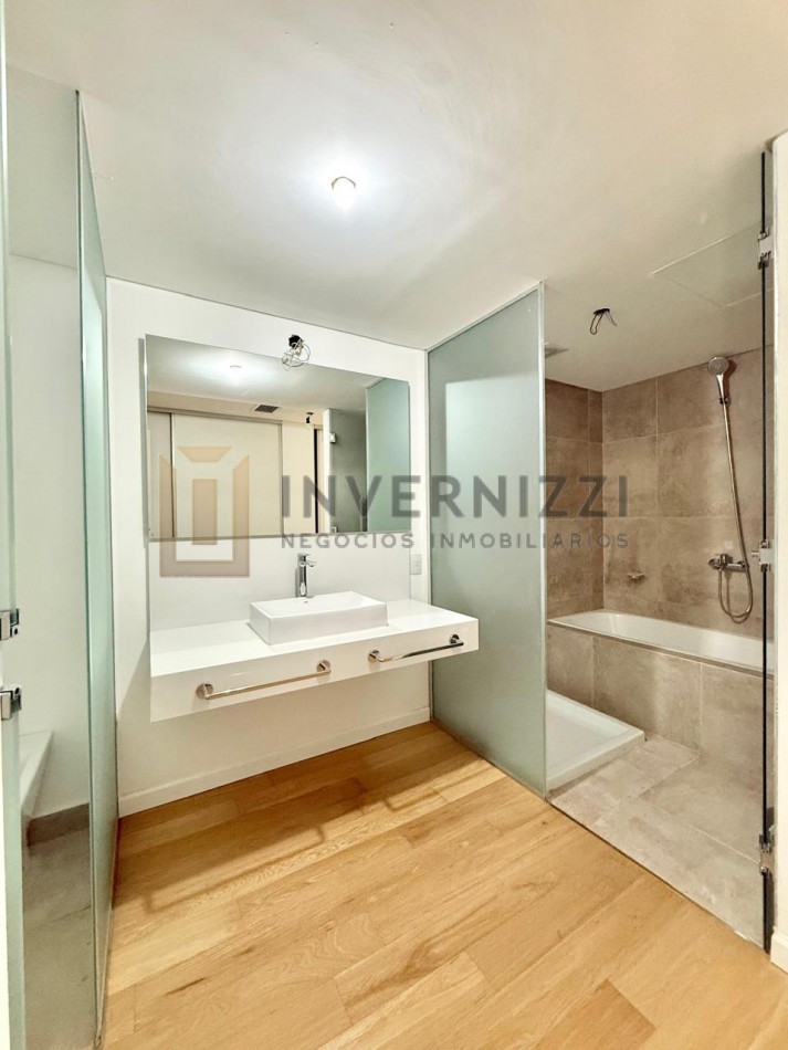 4 ambientes + dependencia y 2 cocheras en OM Recoleta