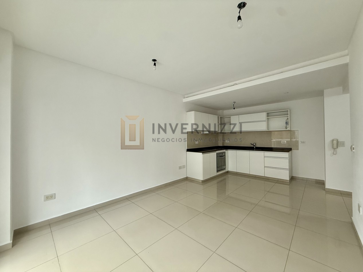 Excelente 3 ambientes - con cochera