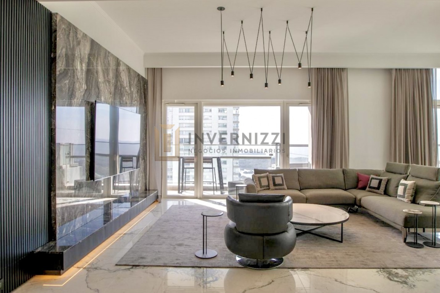 Semipiso con Piscina Propia y Terraza - Alvear Tower - Amueblado