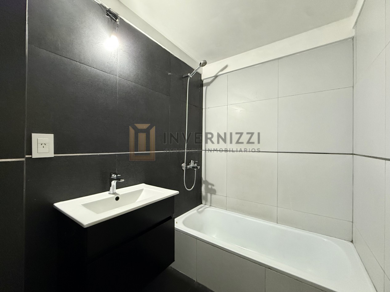 Hermoso 2 ambientes con cochera.- Contrafrente