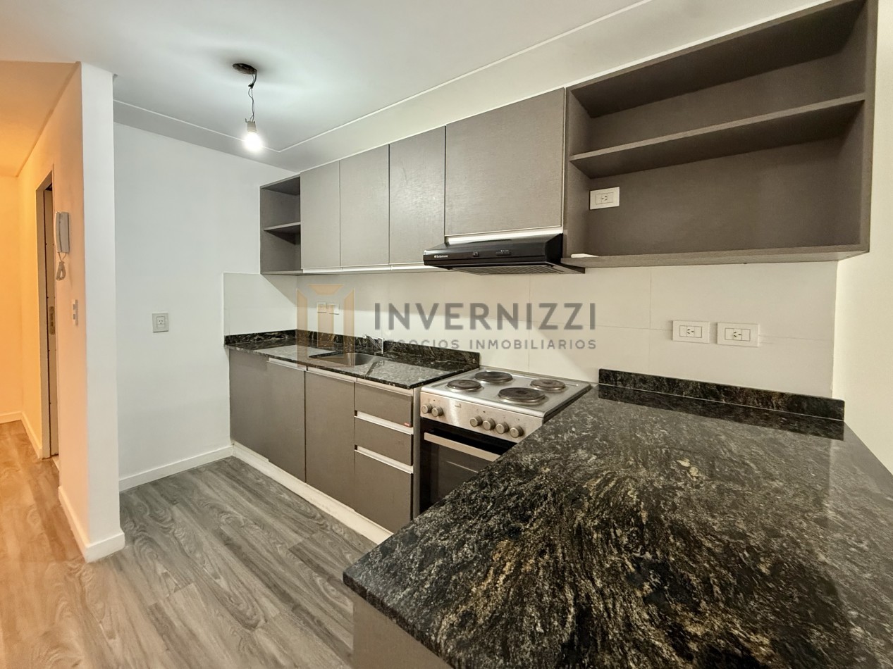 Hermoso 2 ambientes con cochera.- Contrafrente