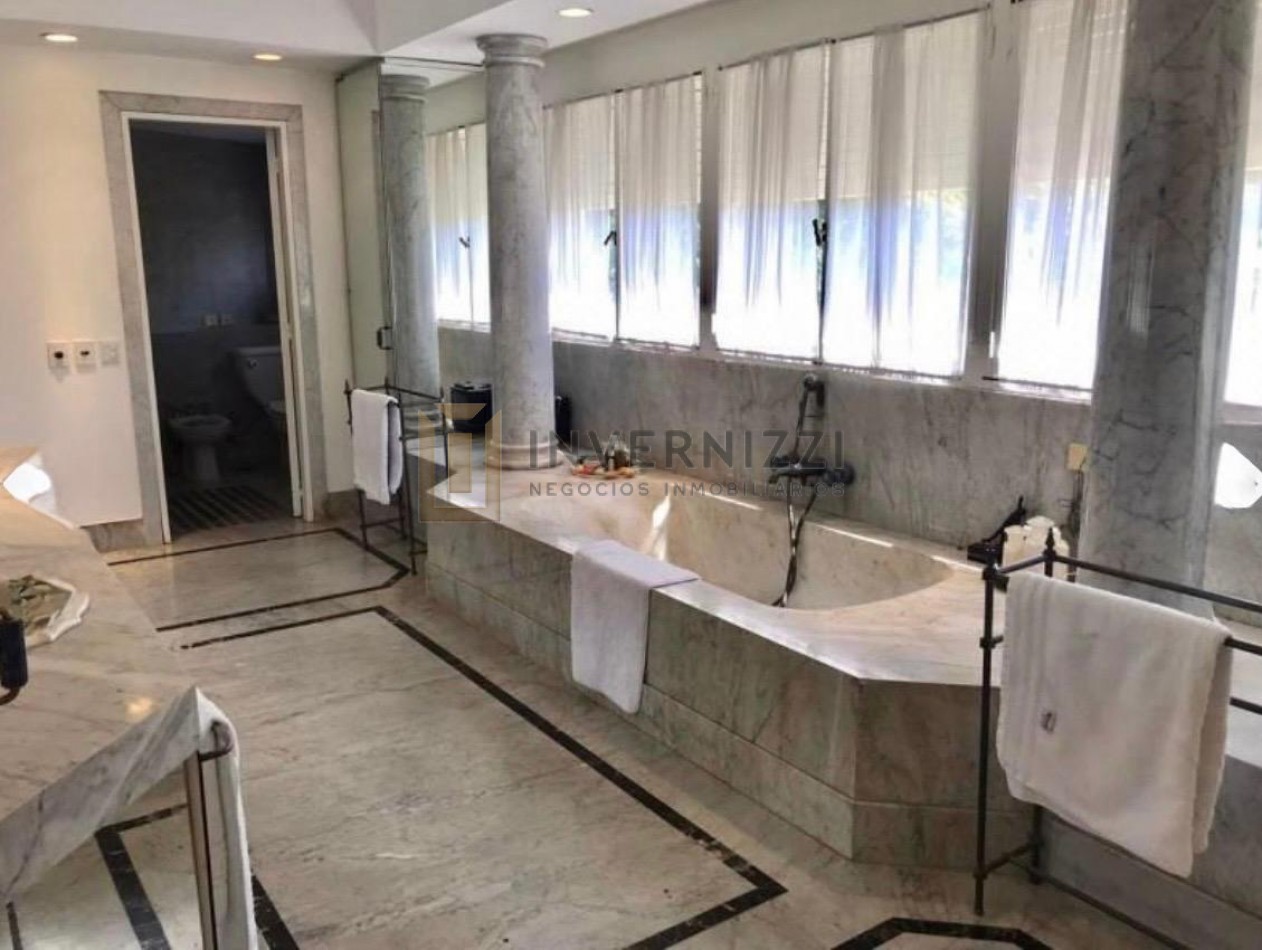 Casa en Venta 18 ambientes, Palermo Chico