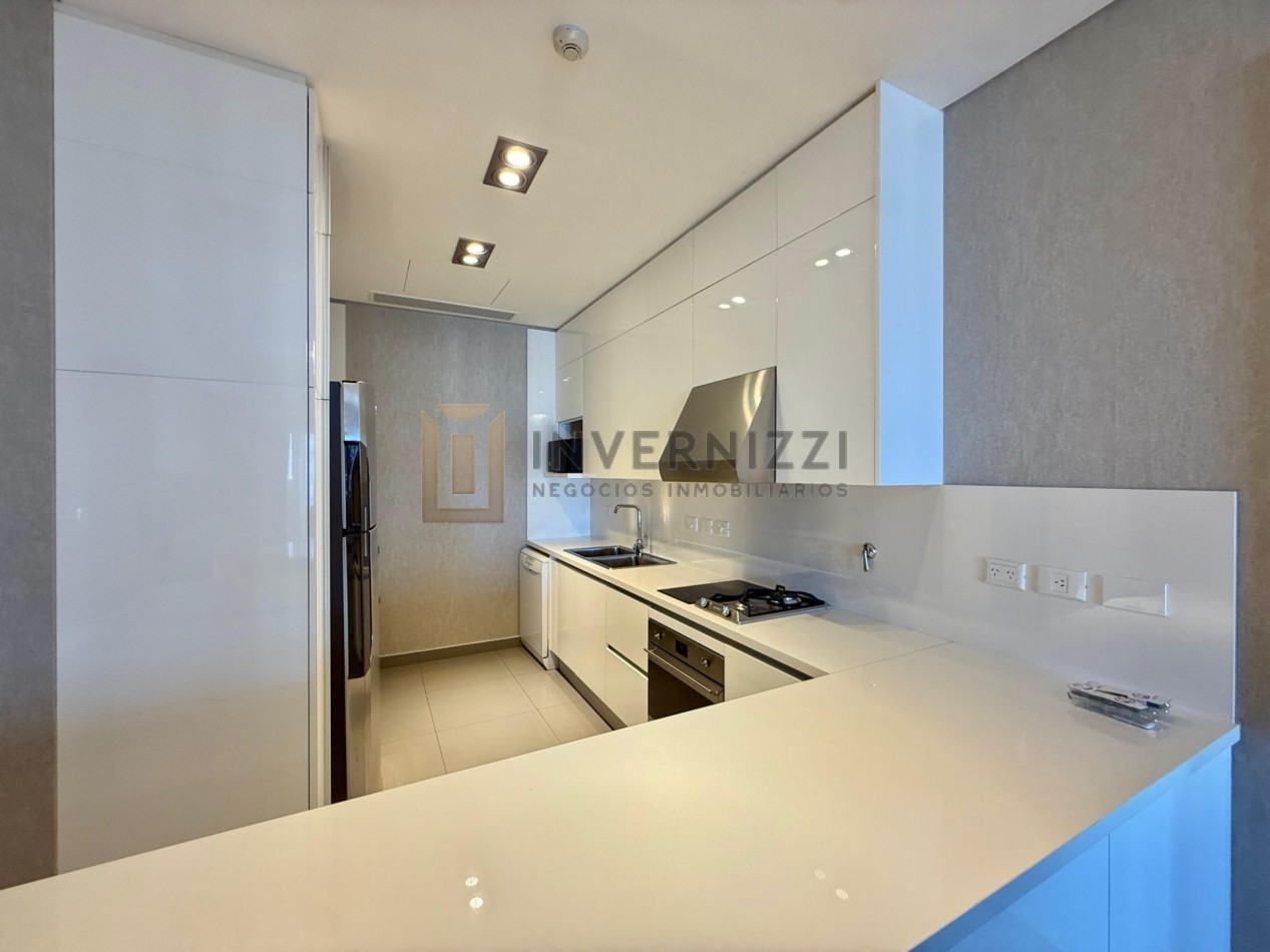 2 ambientes - Piso alto - Alvear Tower - Amueblado