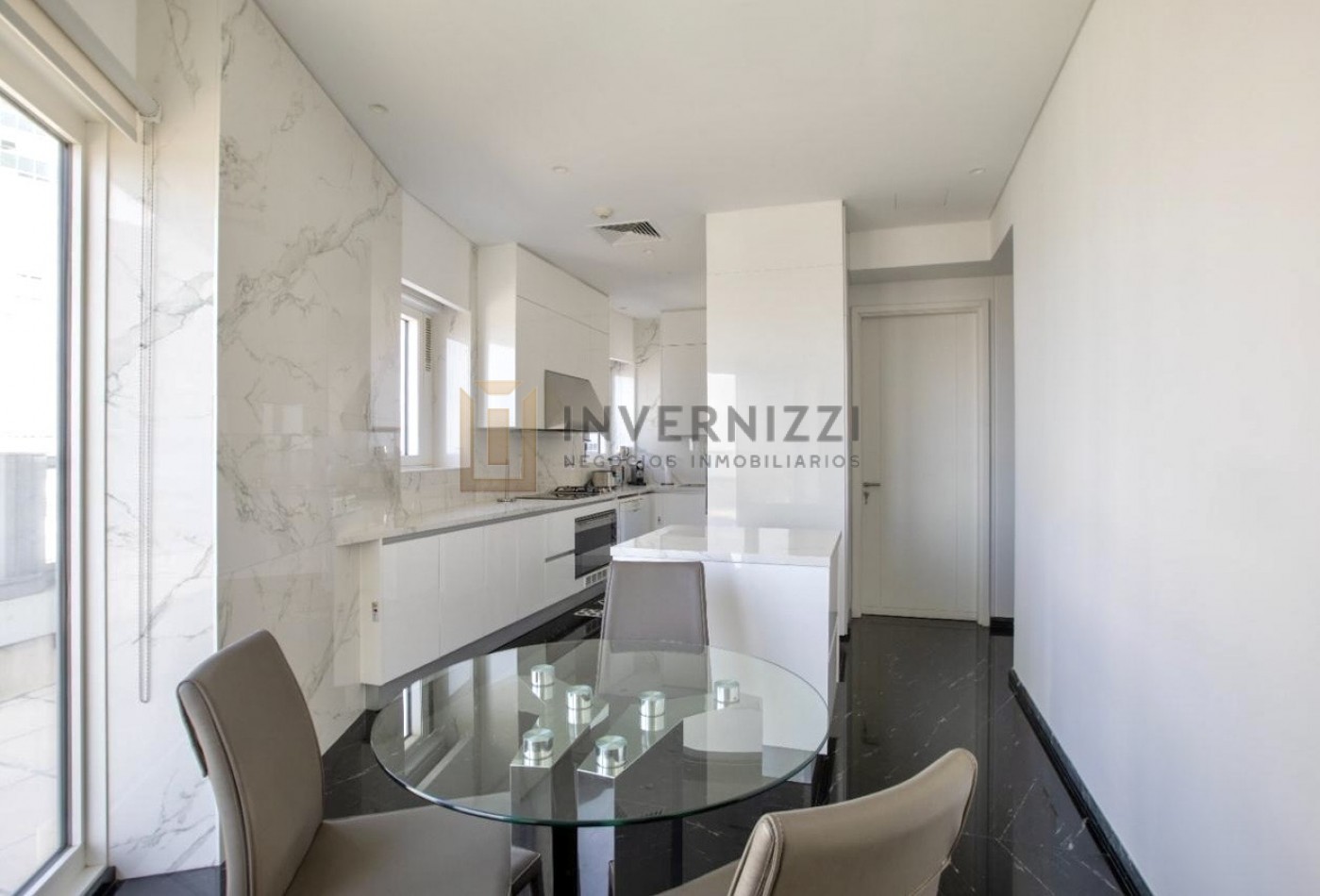 Semipiso con Piscina Propia y Terraza - Alvear Tower - Amueblado