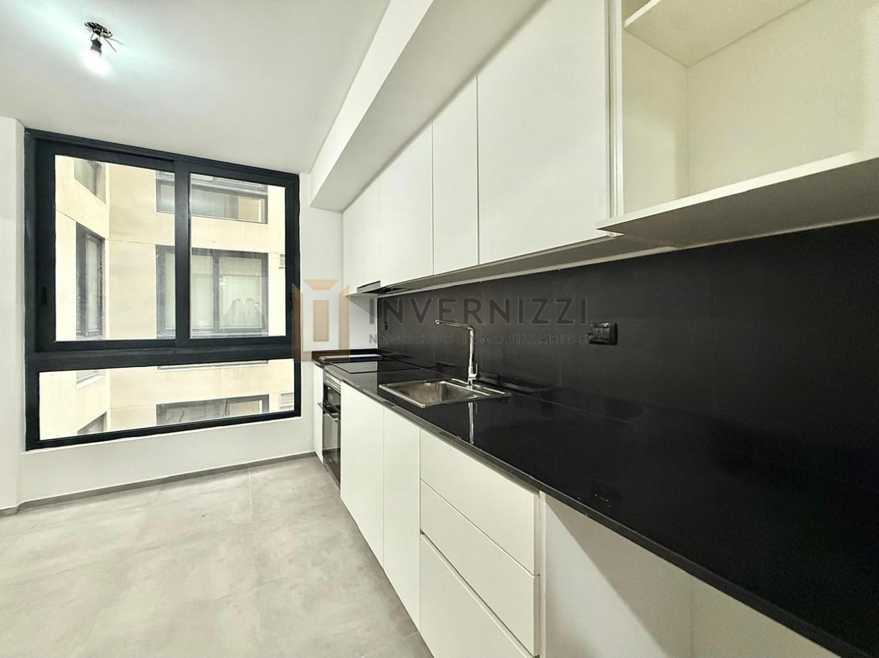 4 Ambientes dependencia y 2 cocheras en OM Recoleta